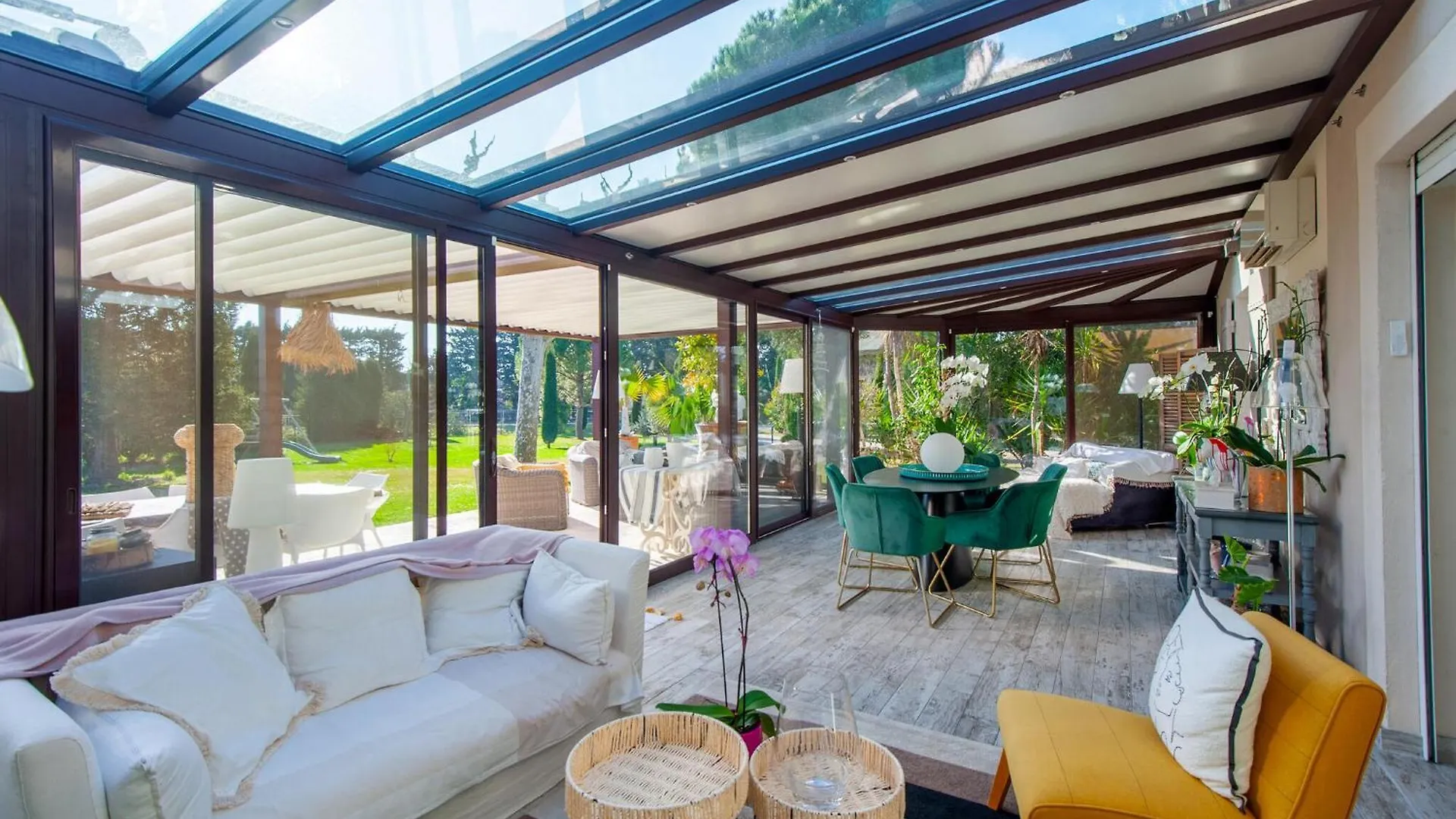 Cozy Home In Graveson With Wifi 0*,  France